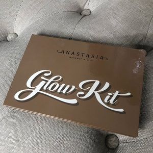 AUTHENTIC Anastasia Beverly Hills Glow Kit